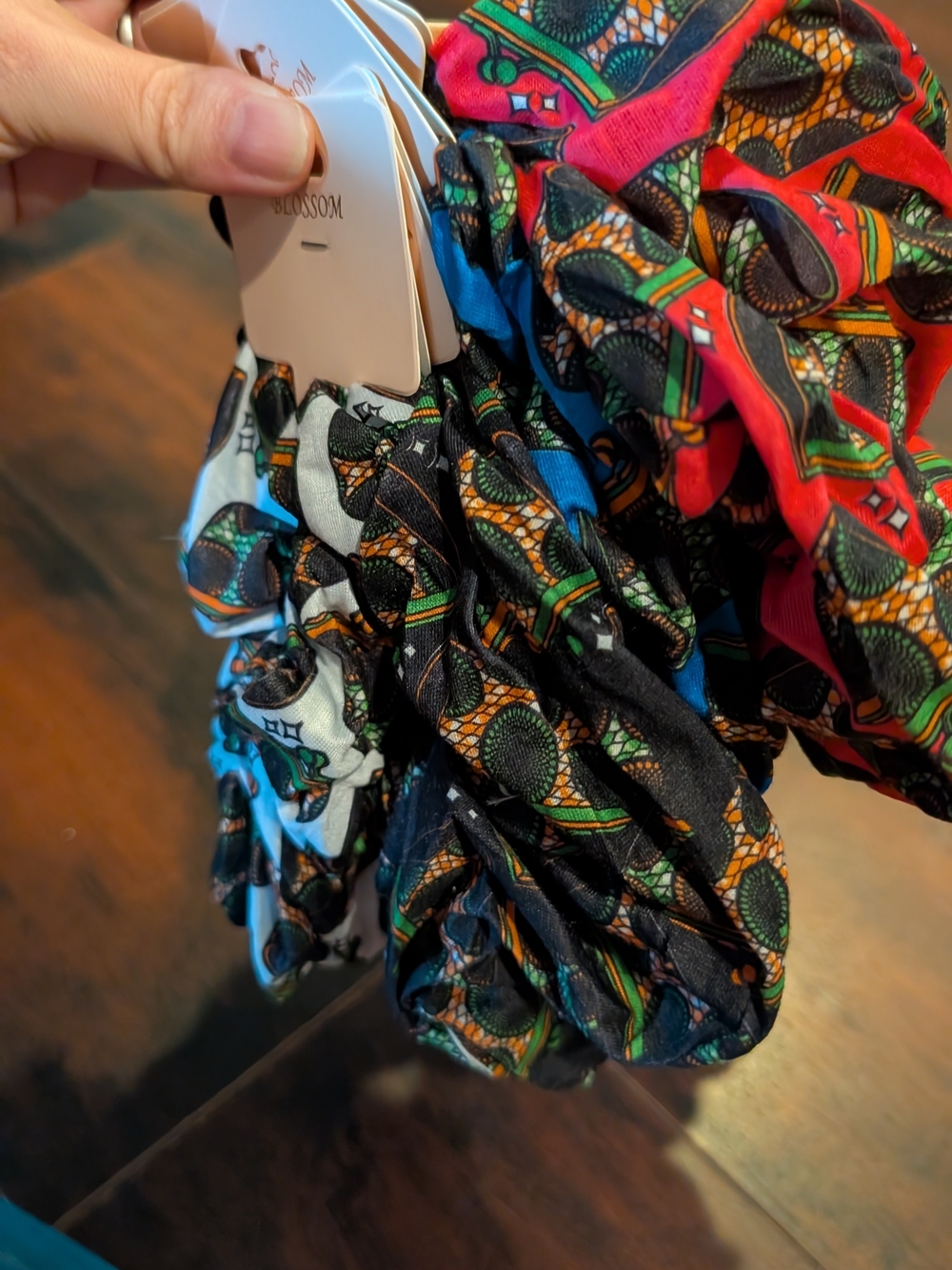 6 Colorful Patterned  Scrunchie - Picture 4 of 4